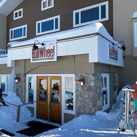 3 Bedroom 3 Bath Ski In Ski Out With Private Hot Tub Big White Exteriér fotografie