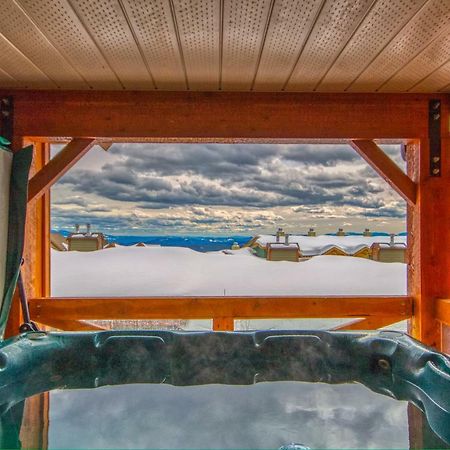 3 Bedroom 3 Bath Ski In Ski Out With Private Hot Tub Big White Exteriér fotografie