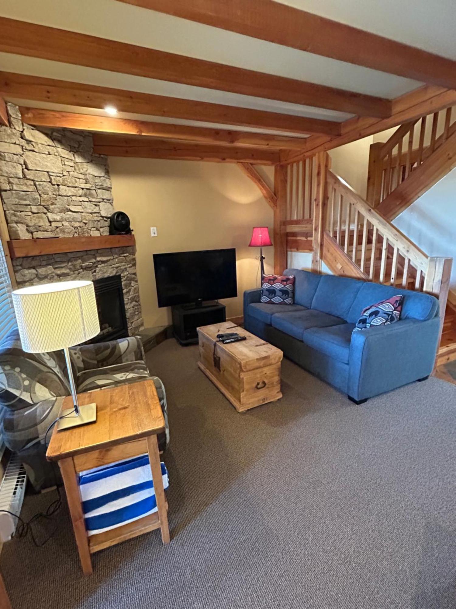 3 Bedroom 3 Bath Ski In Ski Out With Private Hot Tub Big White Exteriér fotografie