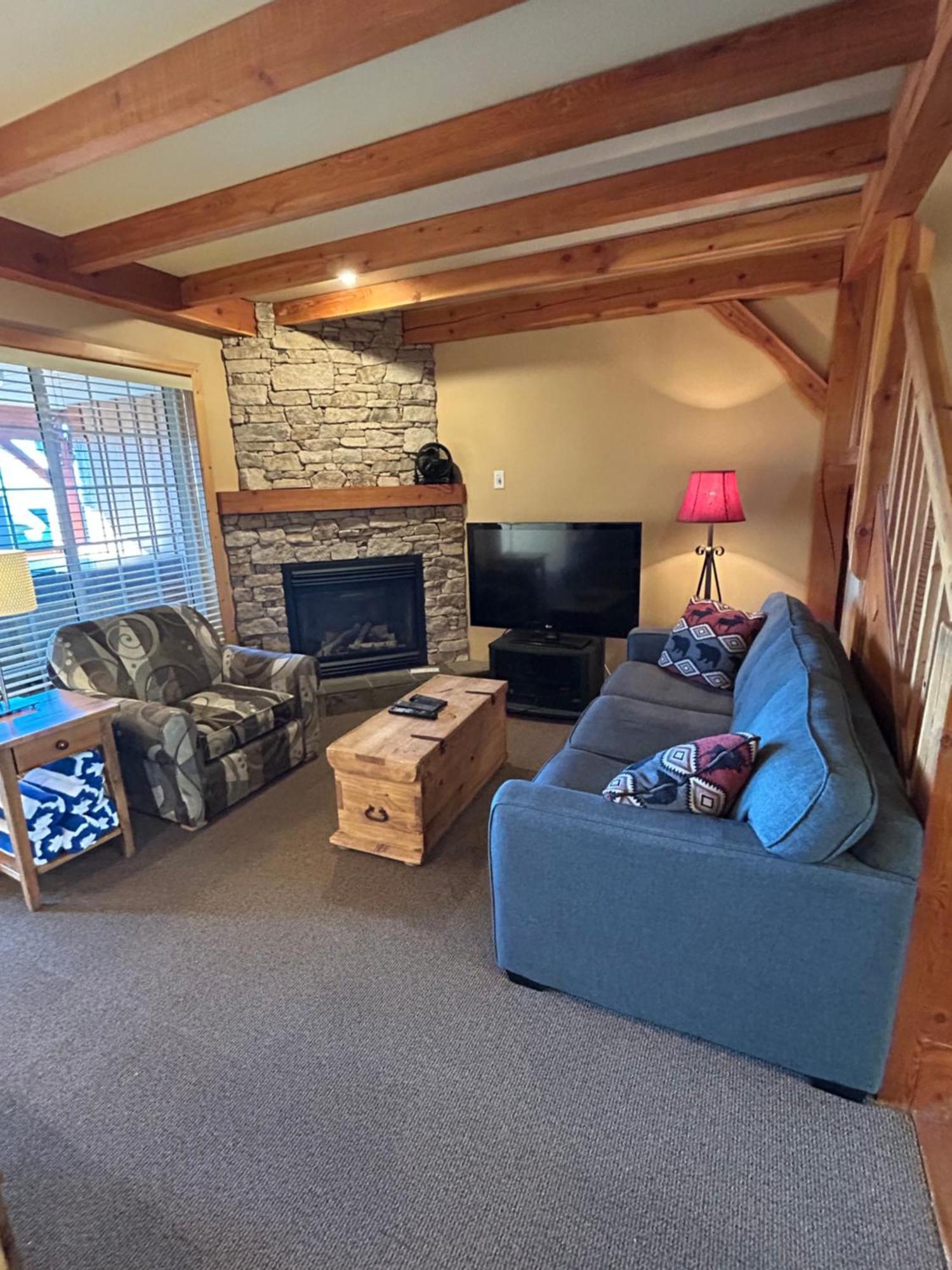 3 Bedroom 3 Bath Ski In Ski Out With Private Hot Tub Big White Exteriér fotografie