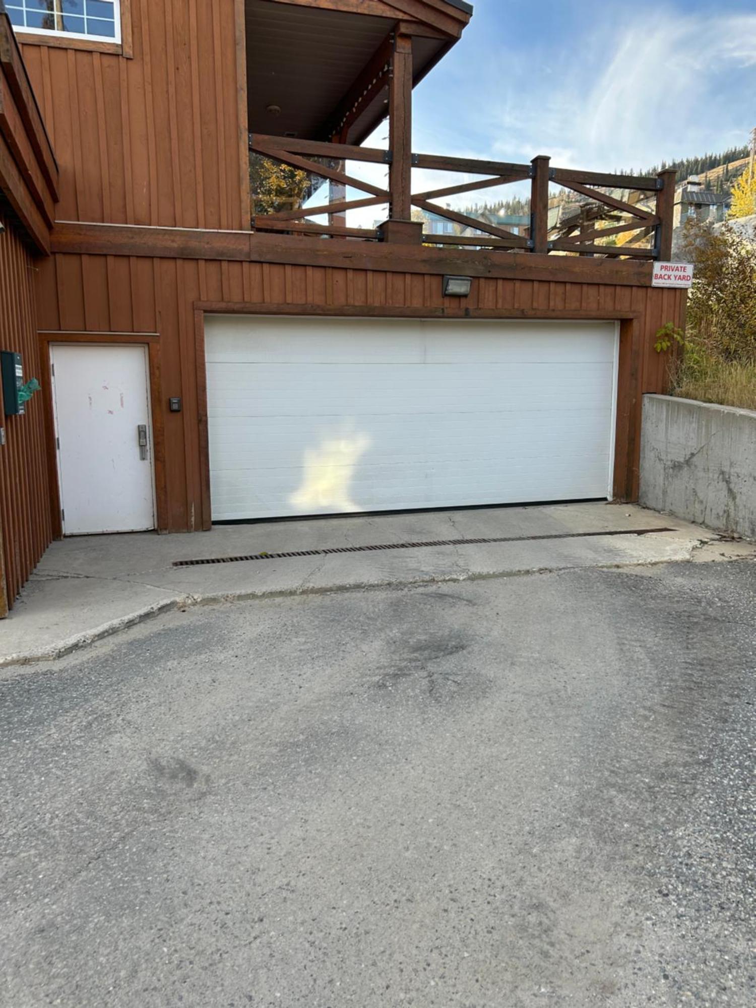 3 Bedroom 3 Bath Ski In Ski Out With Private Hot Tub Big White Exteriér fotografie