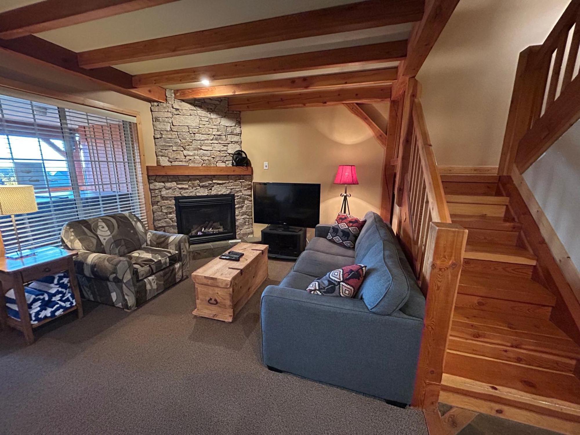 3 Bedroom 3 Bath Ski In Ski Out With Private Hot Tub Big White Exteriér fotografie