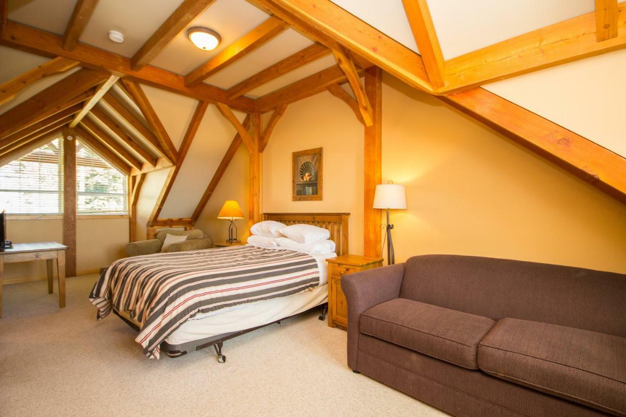 3 Bedroom 3 Bath Ski In Ski Out With Private Hot Tub Big White Exteriér fotografie