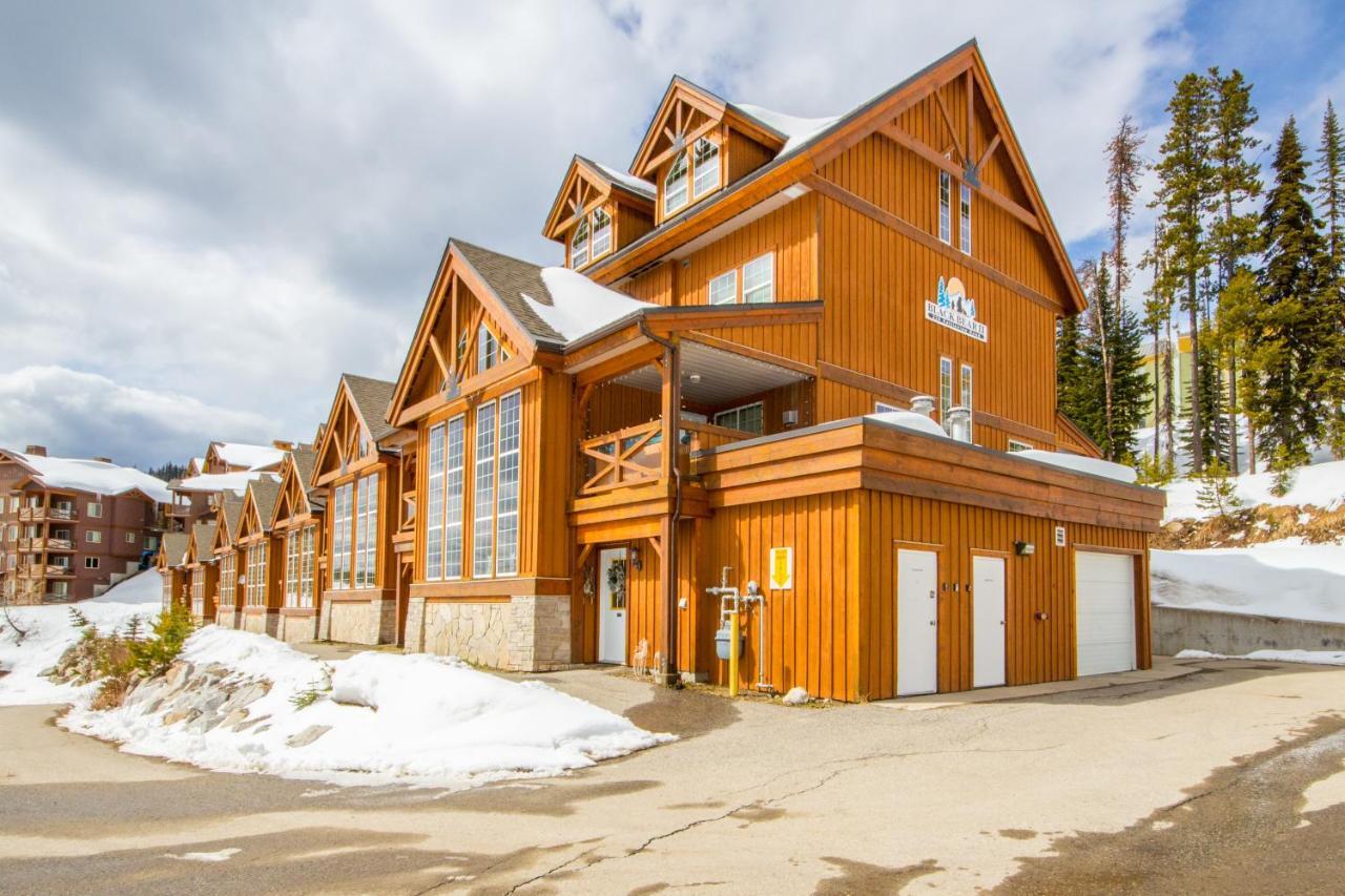 3 Bedroom 3 Bath Ski In Ski Out With Private Hot Tub Big White Exteriér fotografie